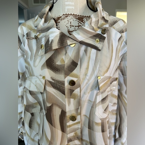 Zenergy by Chico’s lightweight jacket on soft gold design size 3 - Picture 2 of 13
